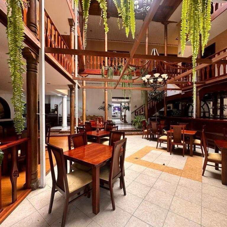 Hotel Coronel Куэнка Экстерьер фото