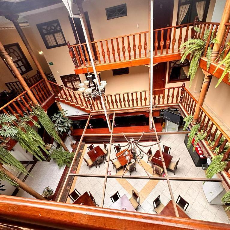 Hotel Coronel Куэнка Экстерьер фото