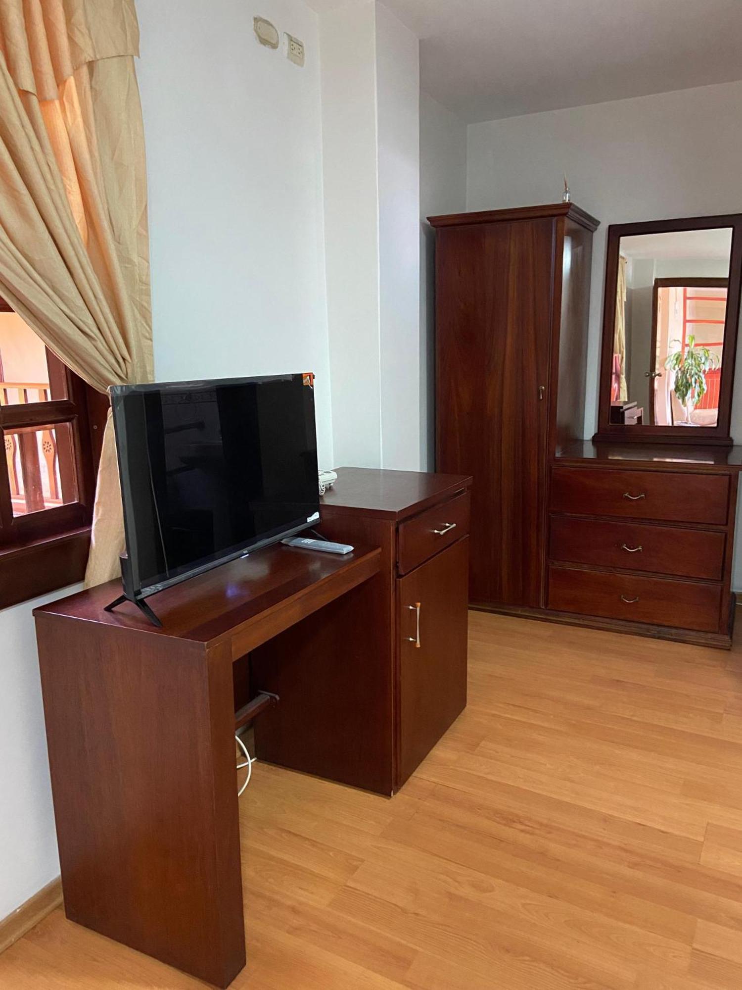Hotel Coronel Куэнка Экстерьер фото