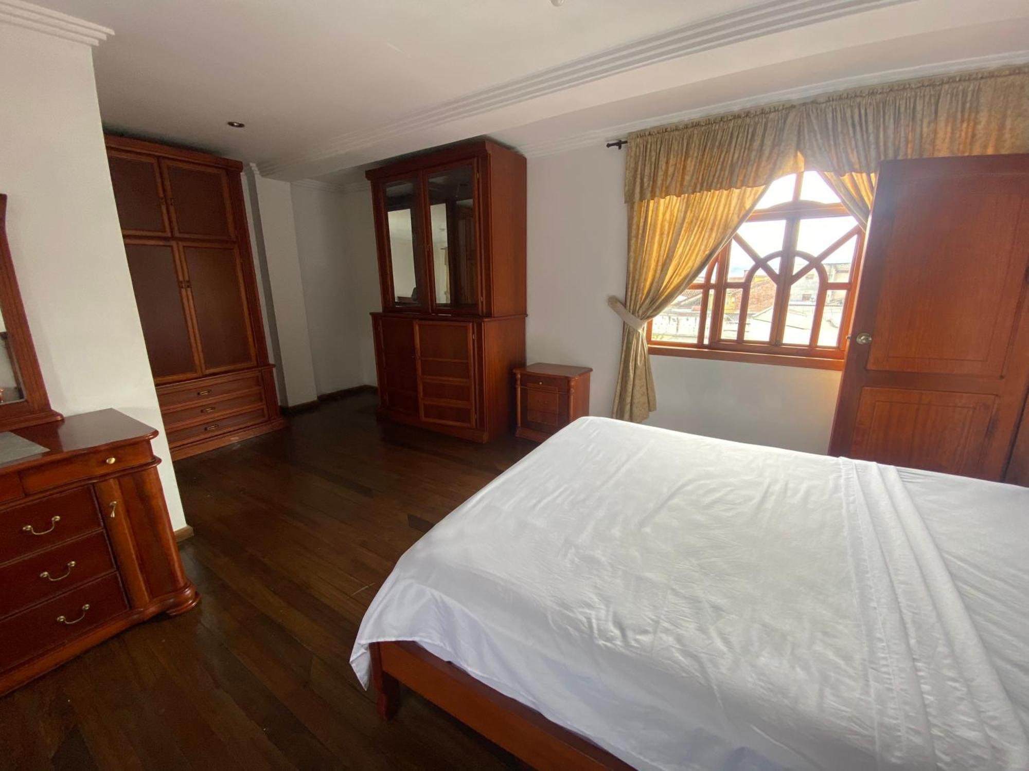 Hotel Coronel Куэнка Экстерьер фото