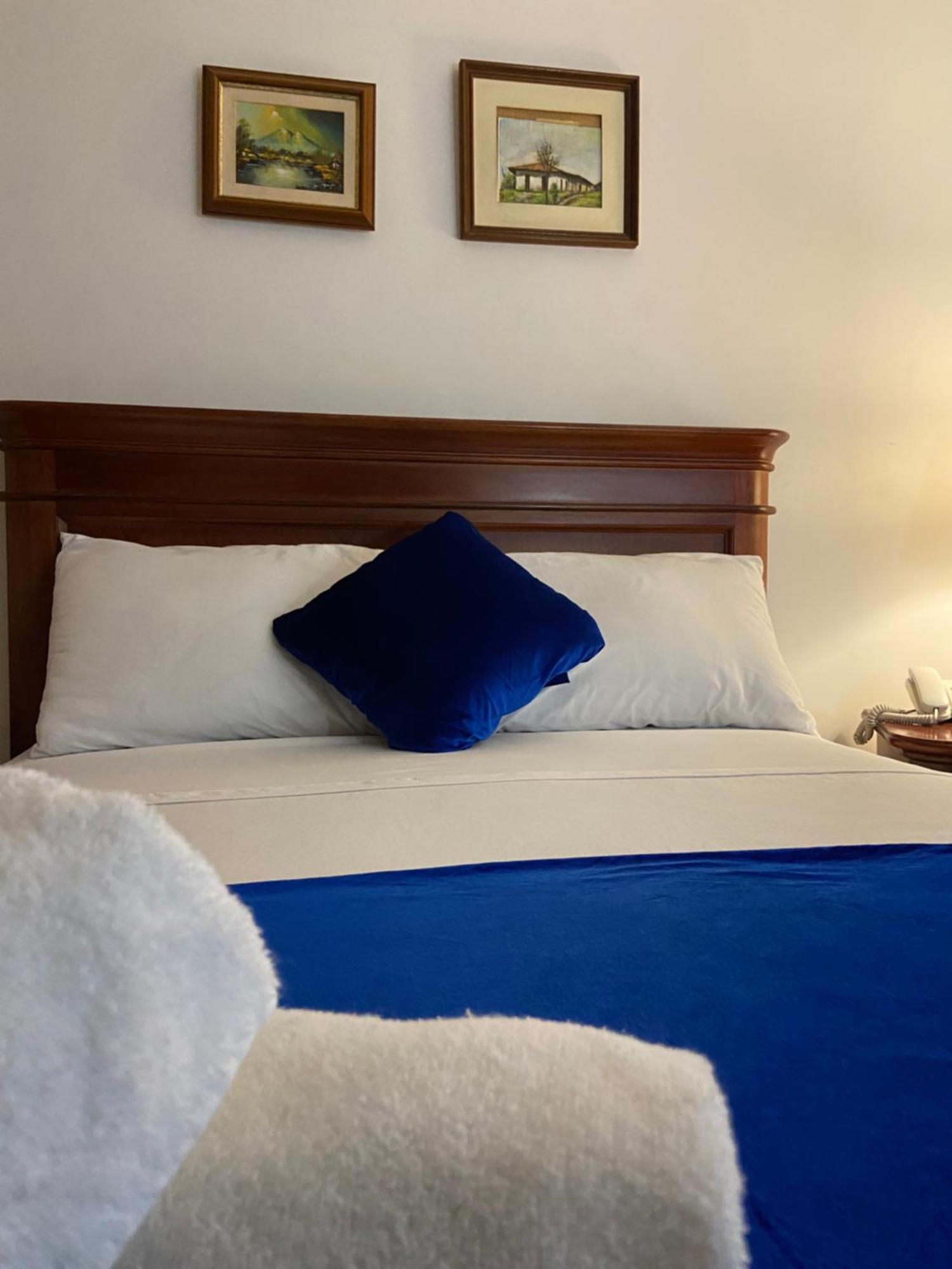 Hotel Coronel Куэнка Экстерьер фото