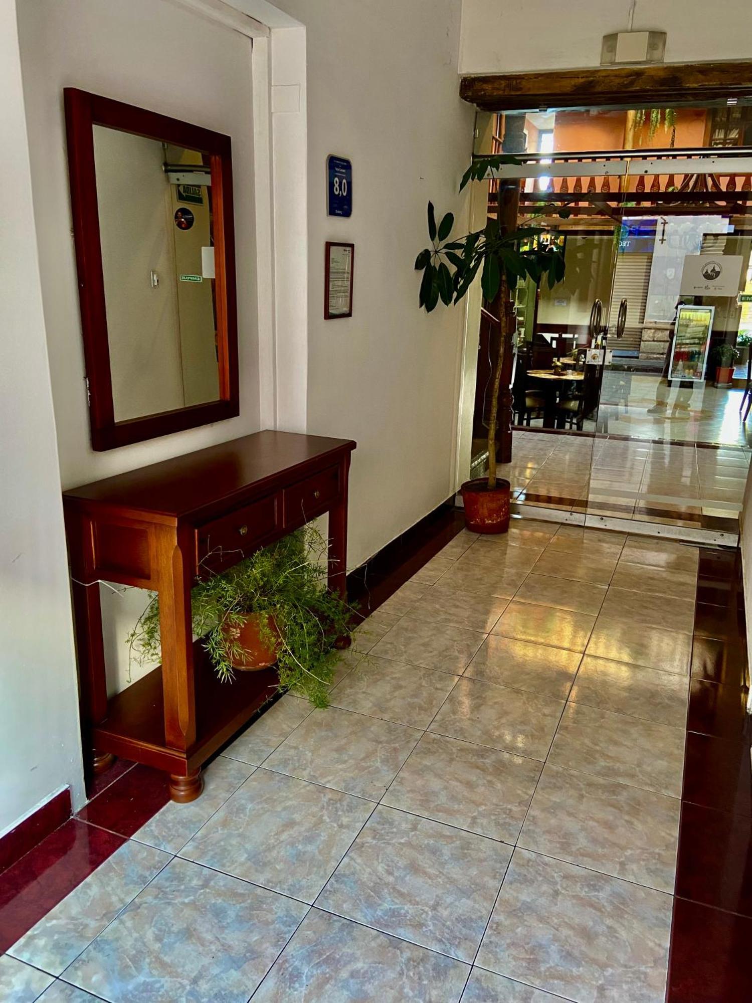 Hotel Coronel Куэнка Экстерьер фото