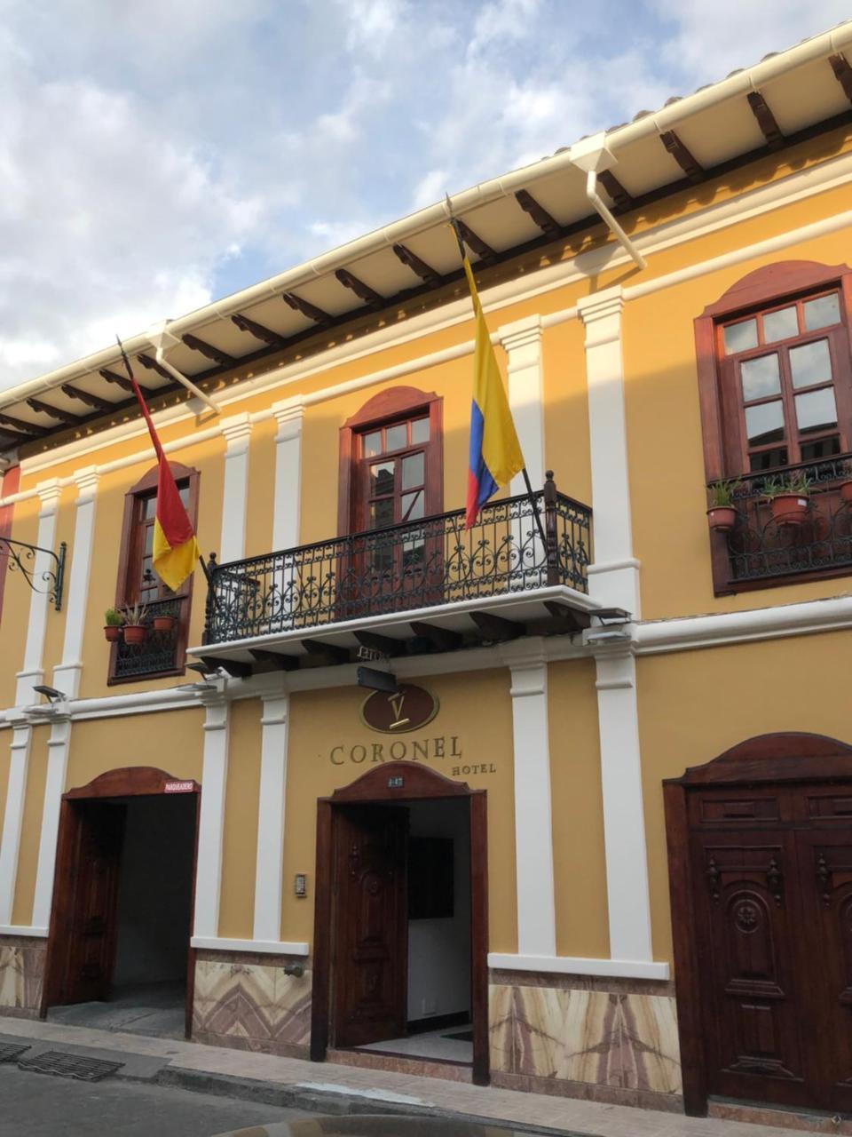 Hotel Coronel Куэнка Экстерьер фото
